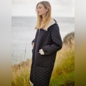 Stylish Black Quilted Women's Puffer Jacket